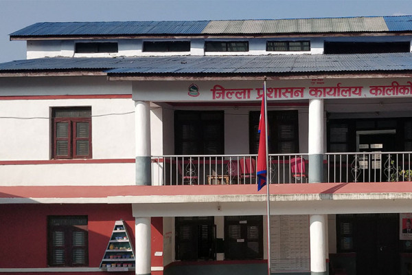 'पेट्रोलियम पदार्थको कृत्रिम अभाव गरे कारबाही'